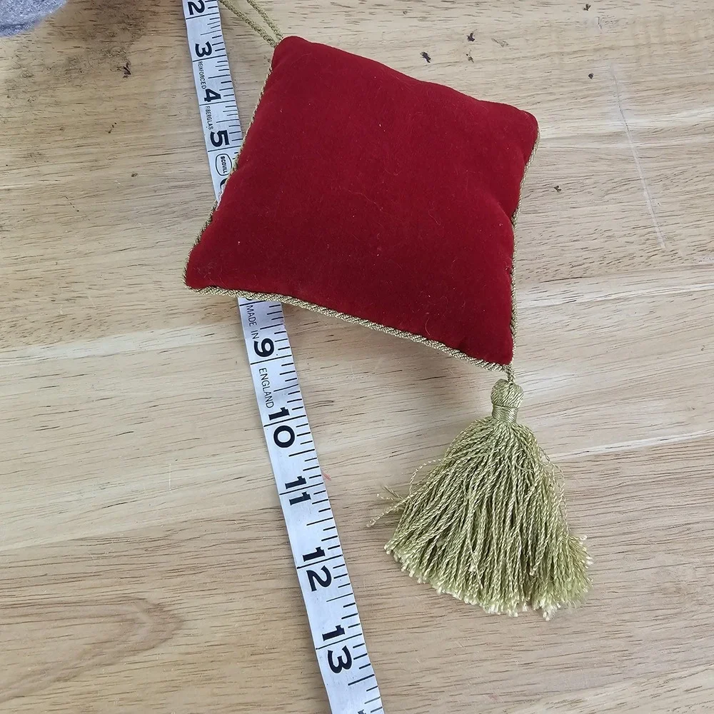 No‎ Peeking Door Hanger Pillow Red Gold Velour Plush Christmas Holiday Decor